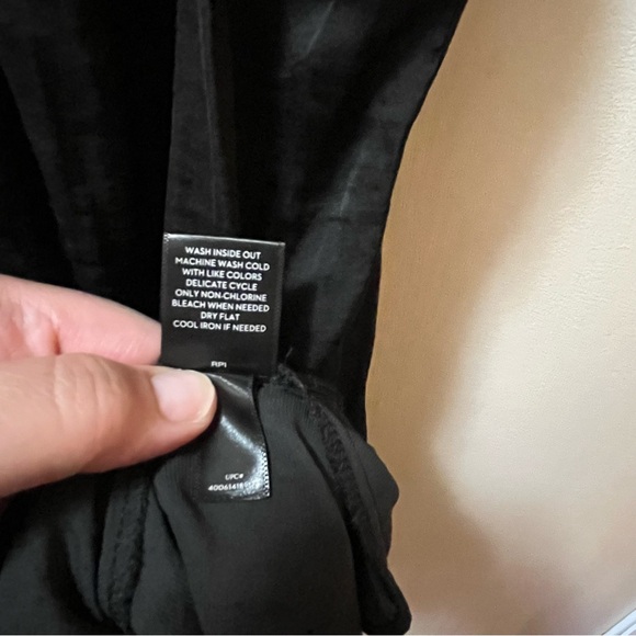 Black Simply Vera Wang Tank Top, Sheer Top Panel, Silky Material Feel, Size XL - Picture 10 of 12